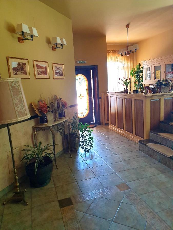 Pensiunea Casa Mircea & Restaurant Ieşelniţa Esterno foto