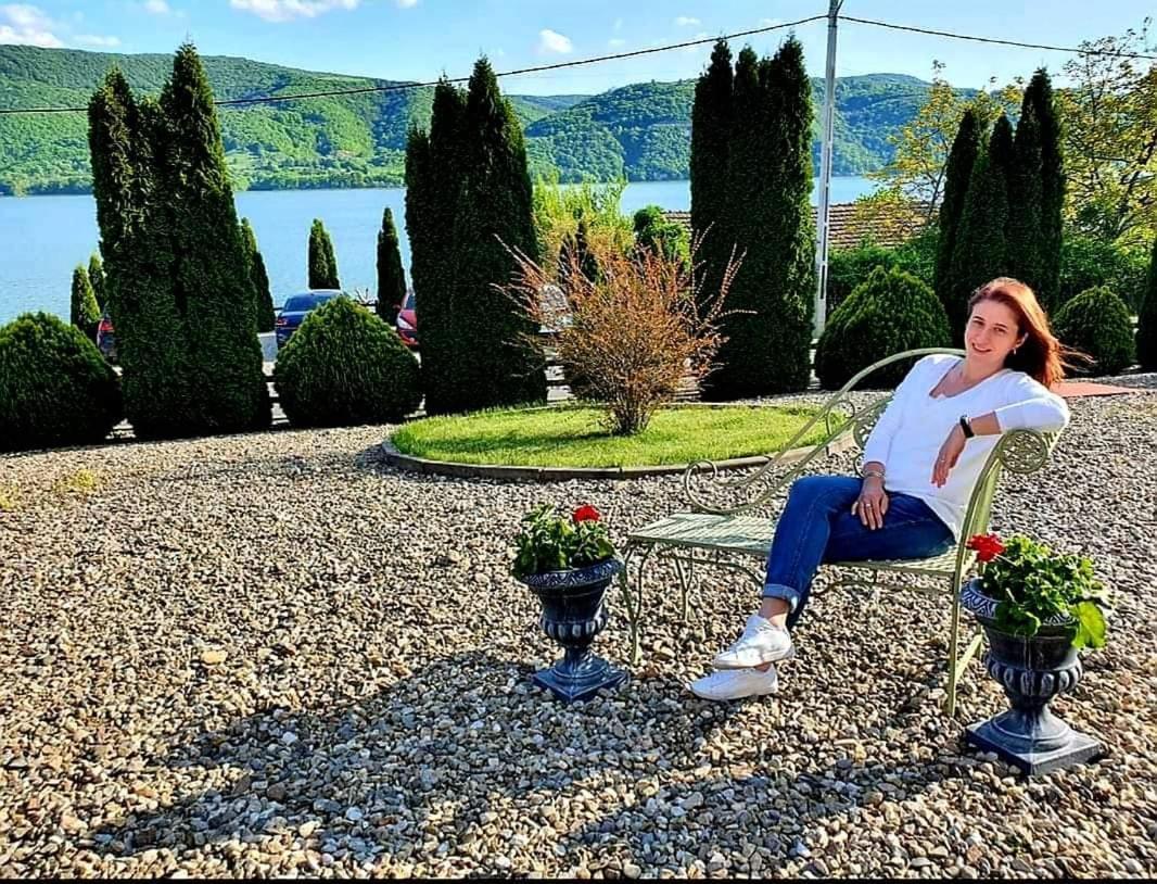 Pensiunea Casa Mircea & Restaurant Ieşelniţa Esterno foto