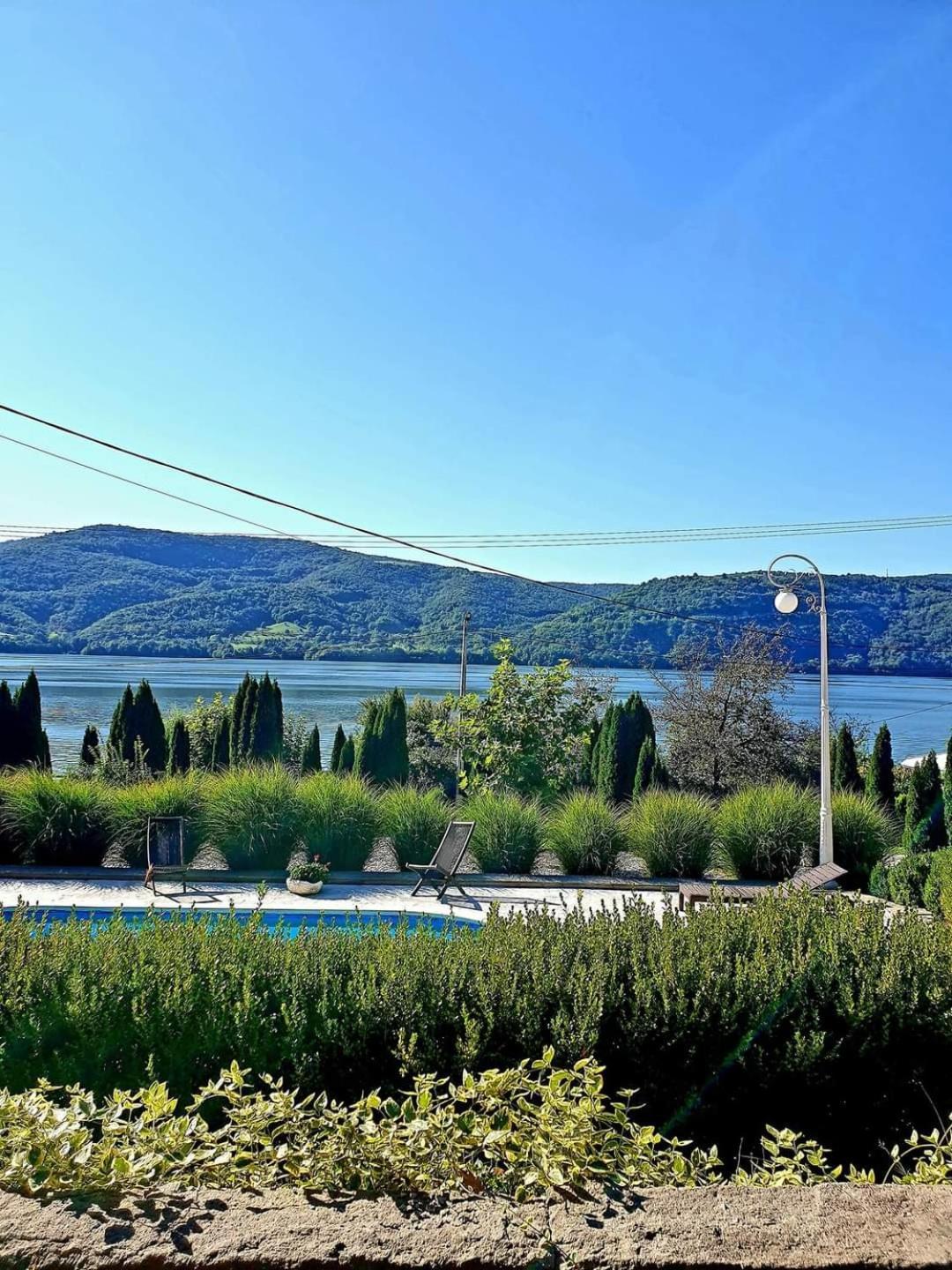 Pensiunea Casa Mircea & Restaurant Ieşelniţa Esterno foto