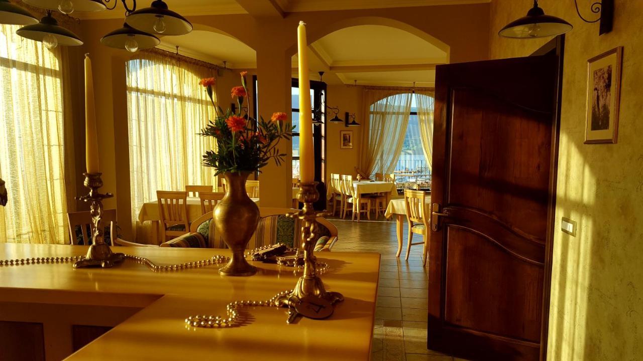 Pensiunea Casa Mircea & Restaurant Ieşelniţa Esterno foto